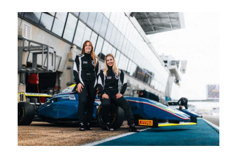 La FFSA forme ses ambassadrices Rallye avec des F4 